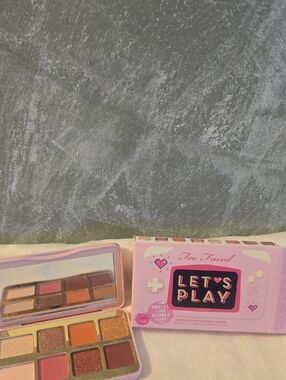 Too Faced "Let's Play" Pink Eyeshadow Palette 8 Colors New